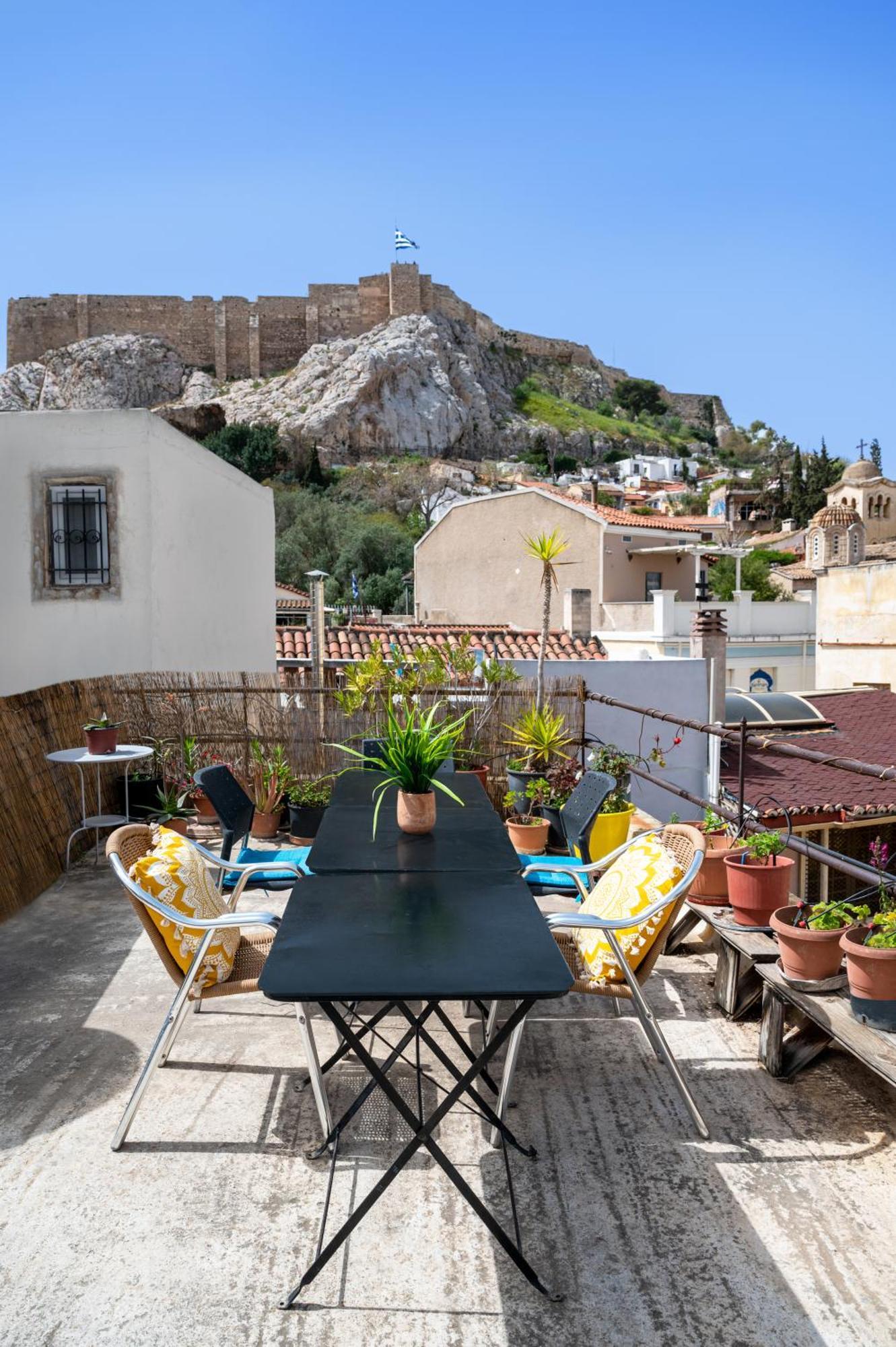 Acropolis Crib Spot *